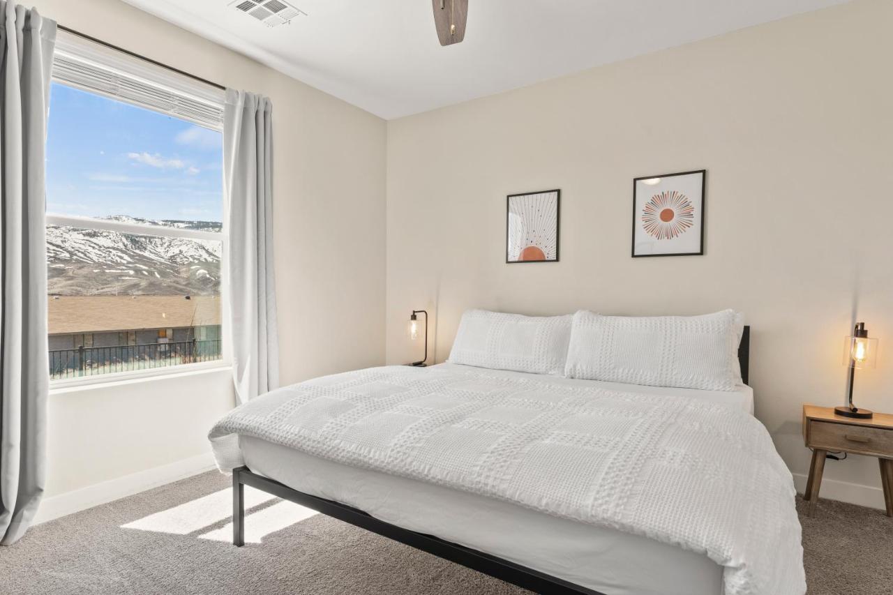 Luxury Retreat - King Beds, Hot Tub, & Pool - Family & Remote Work Friendly Διαμέρισμα Reno Εξωτερικό φωτογραφία