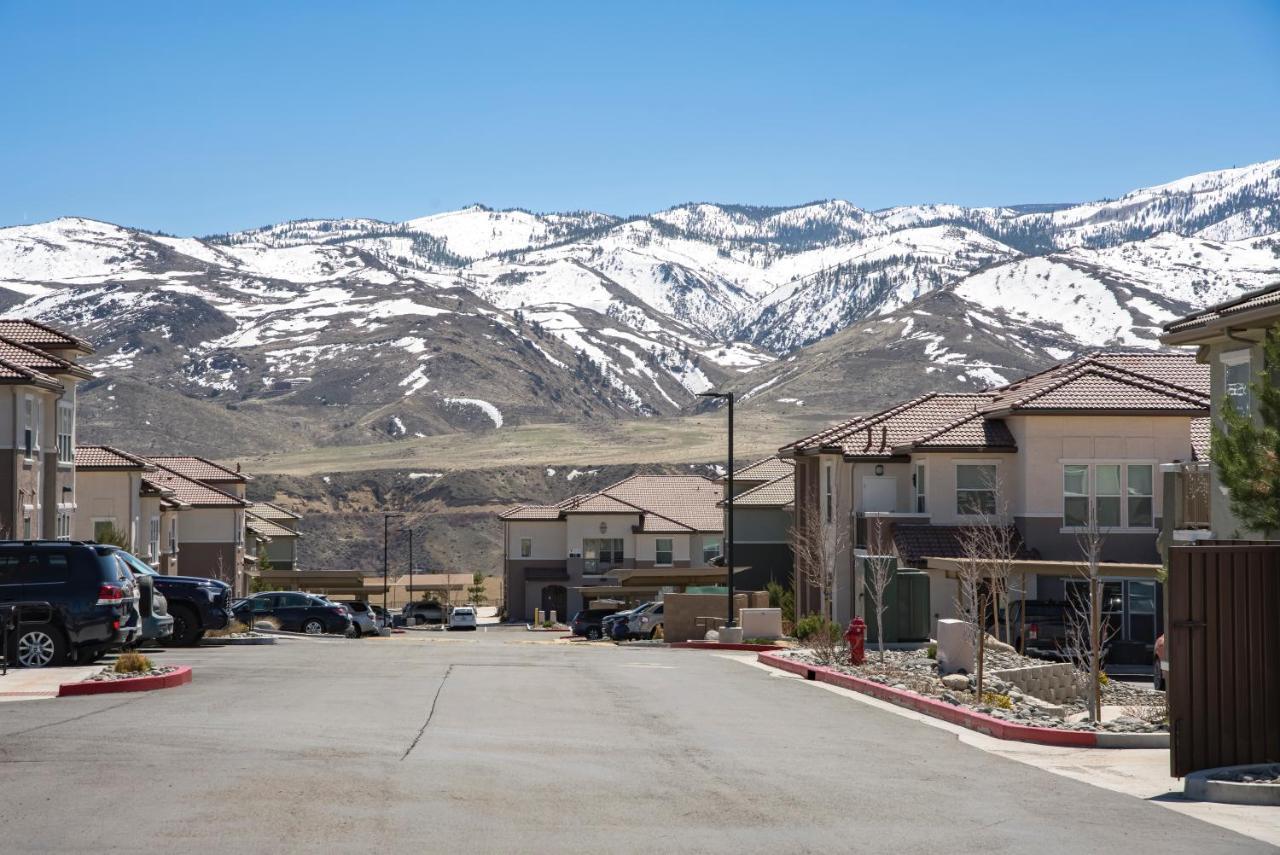 Luxury Retreat - King Beds, Hot Tub, & Pool - Family & Remote Work Friendly Διαμέρισμα Reno Εξωτερικό φωτογραφία