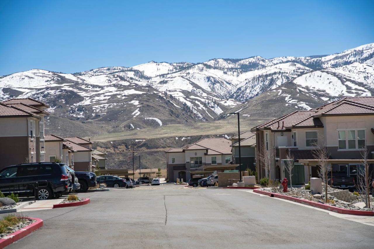 Luxury Retreat - King Beds, Hot Tub, & Pool - Family & Remote Work Friendly Διαμέρισμα Reno Εξωτερικό φωτογραφία