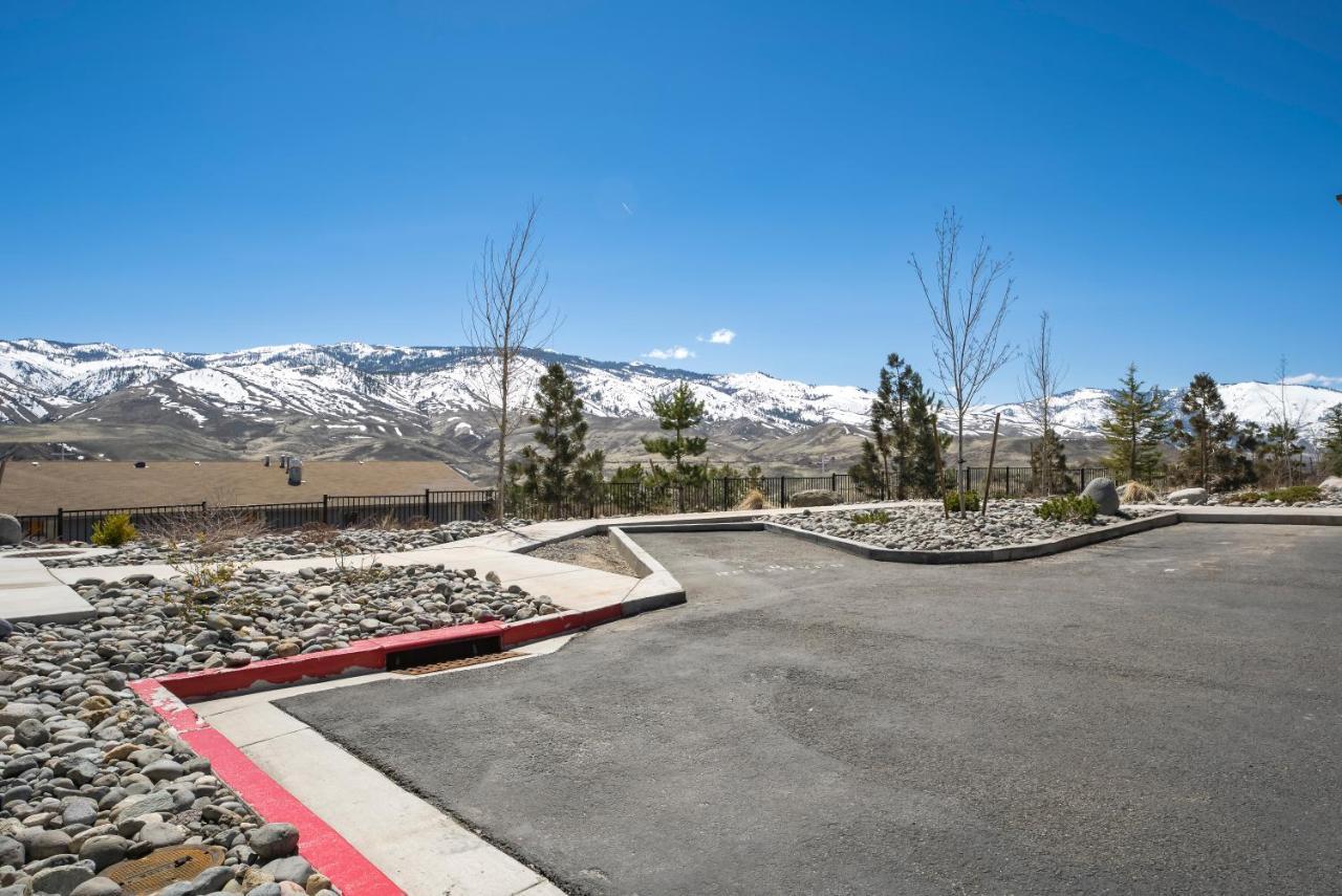 Luxury Retreat - King Beds, Hot Tub, & Pool - Family & Remote Work Friendly Διαμέρισμα Reno Εξωτερικό φωτογραφία